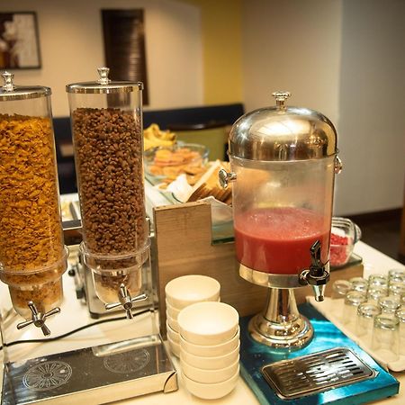 Hotel Abigail Goradia'S 쉬르디 외부 사진