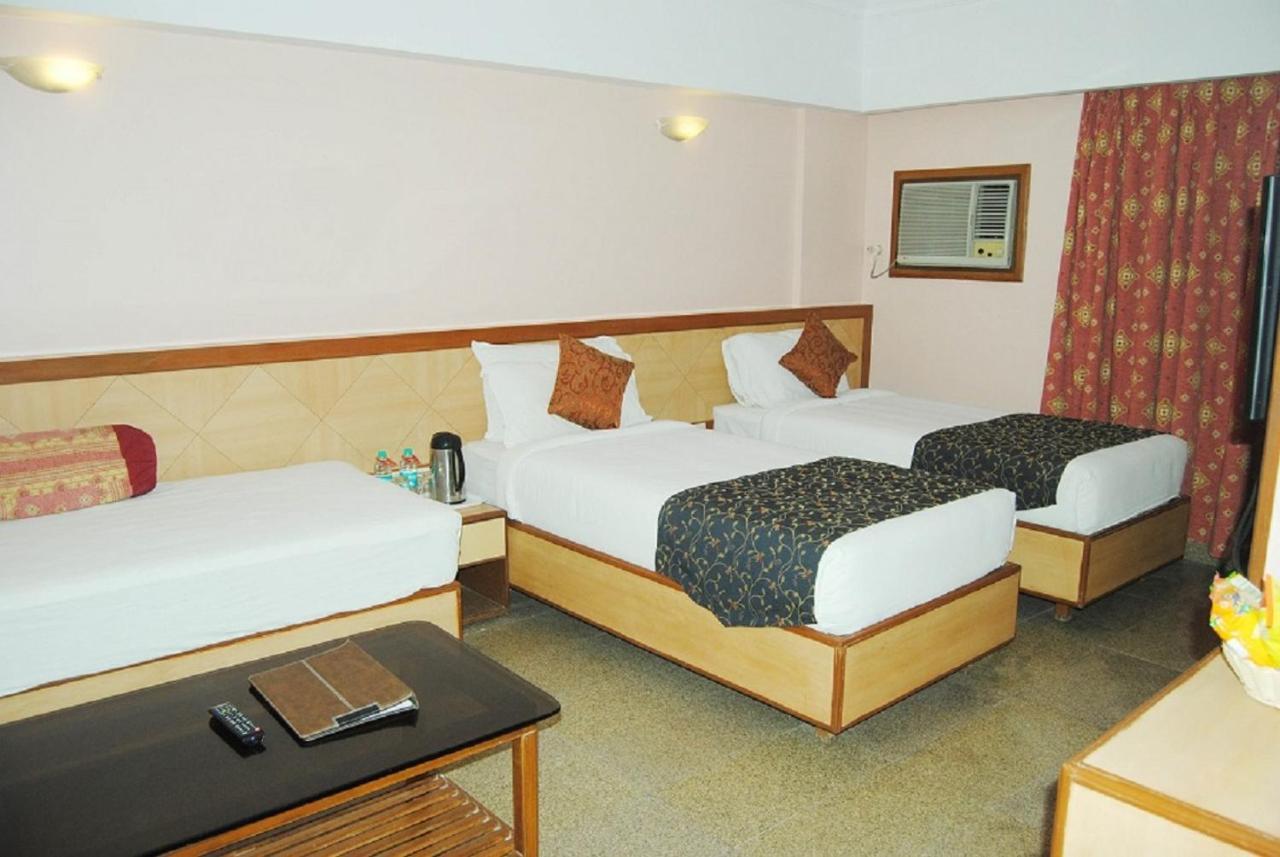 Hotel Abigail Goradia'S 쉬르디 외부 사진